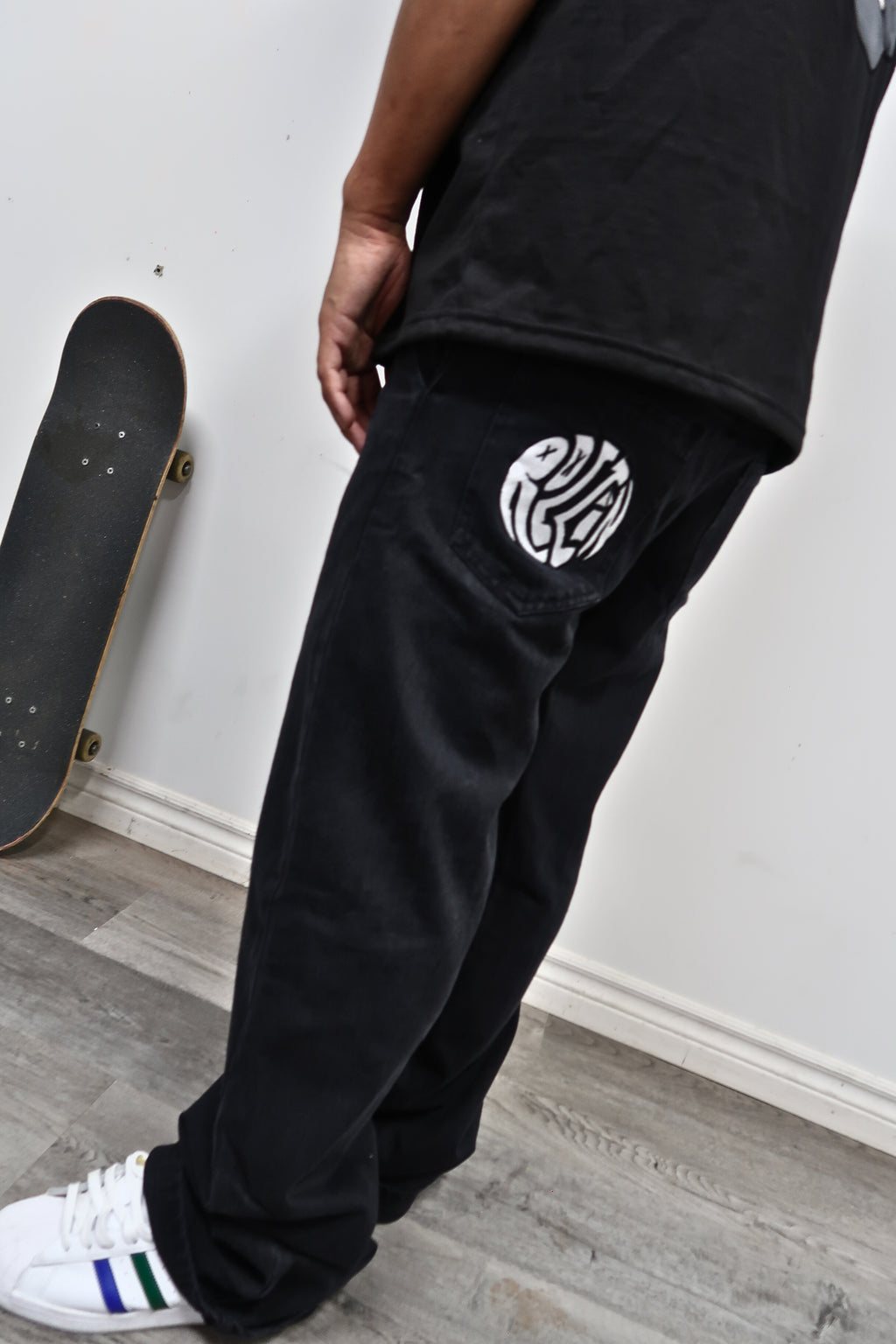 Rollin Pyramid Oversized Jeans (Black)