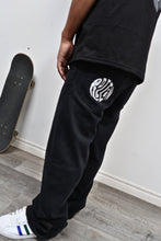 Load image into Gallery viewer, Rollin Pyramid Oversized Jeans (Black)
