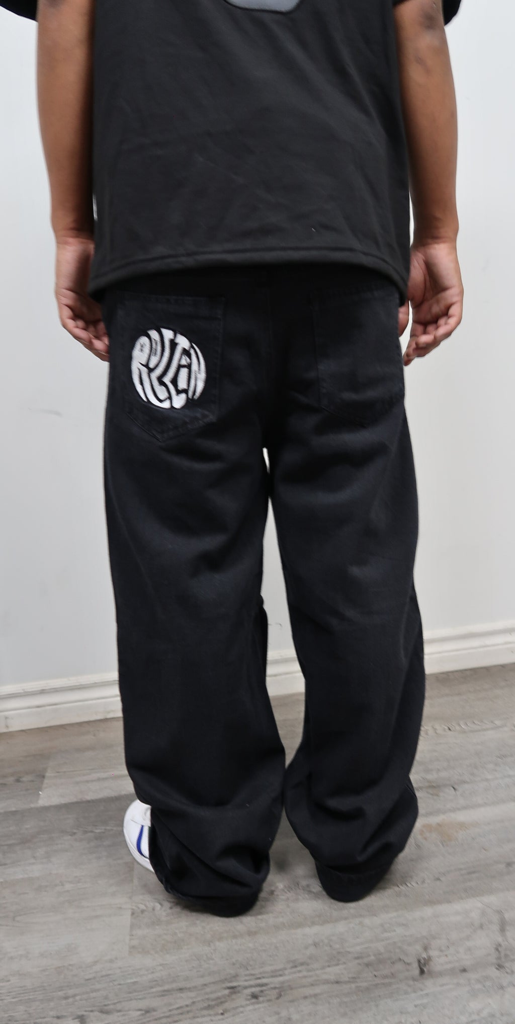 Rollin Pyramid Oversized Jeans (Black)