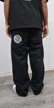 Load image into Gallery viewer, Rollin Pyramid Oversized Jeans (Black)
